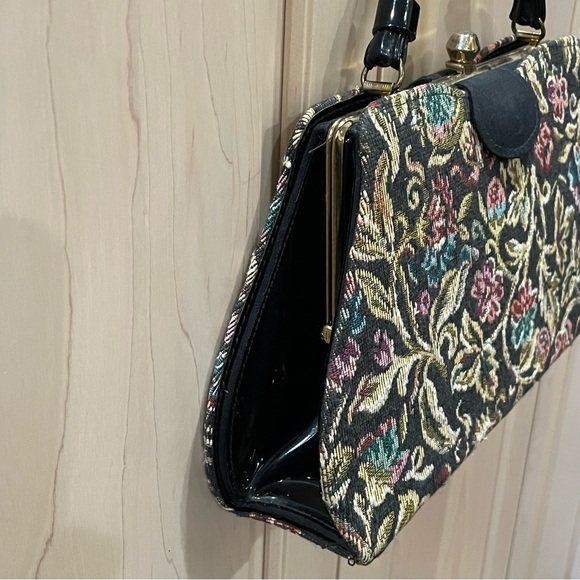 VNTG.  Tapestry Faux Patent Leather Handbag Excellent Preowned Condition - Picture 7 of 9